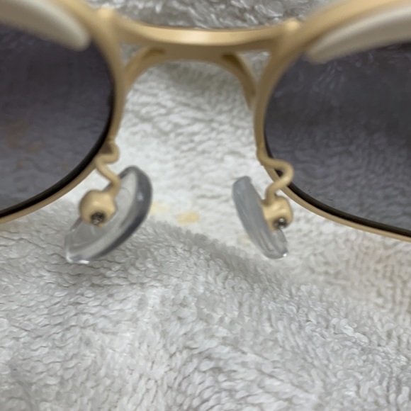 NWOT cream and gold frame women’s sunglasses - Picture 9 of 14